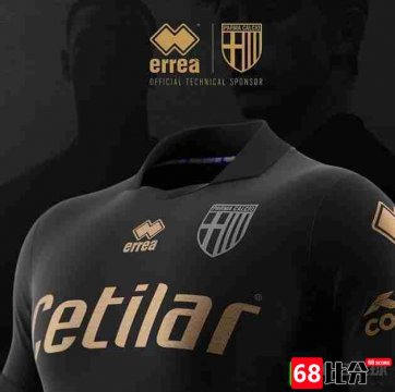 帕尔马俱乐部新赛季球衣曝光，主体以黑色呈现